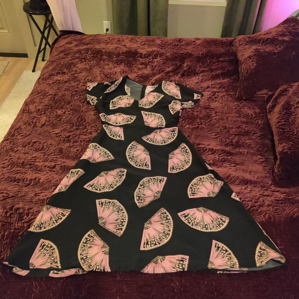 Ann Taylor Black and Pink Fan dress, size 14 - Picture 13 of 13